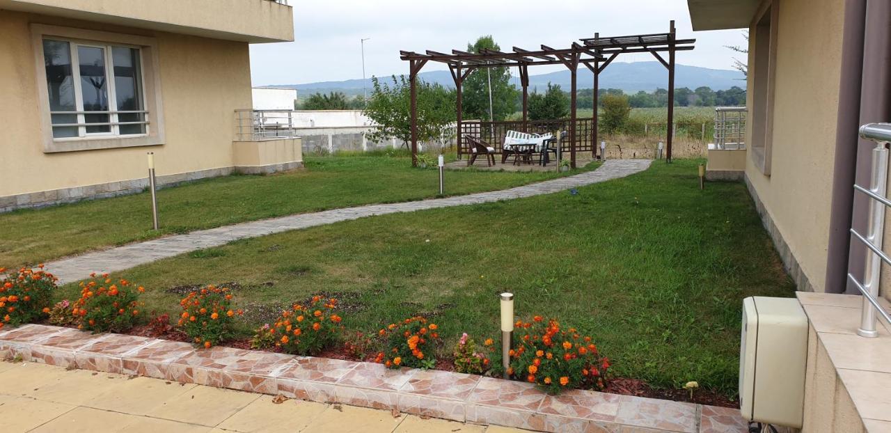 Pearl Sunshine Appartments Primorsko Esterno foto